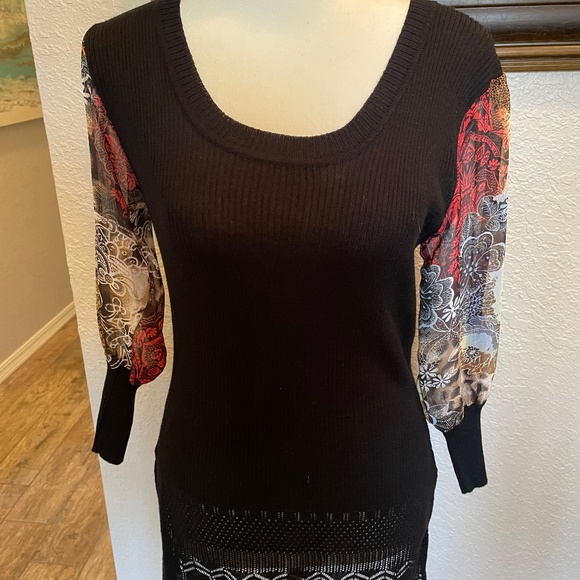 Top - Picture 1 of 2